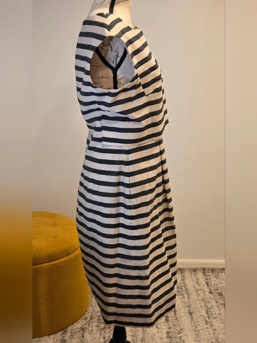 WEEKEND MAXMARA Striped Tie-Neck Sleeveless Dress in Black and White, Size 16 - Picture 5 of 16